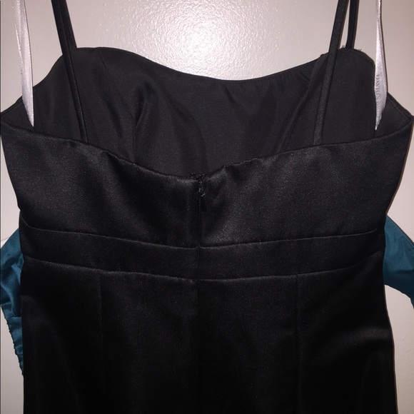 Black medium length bridesmaid/prom dress - Picture 2 of 3